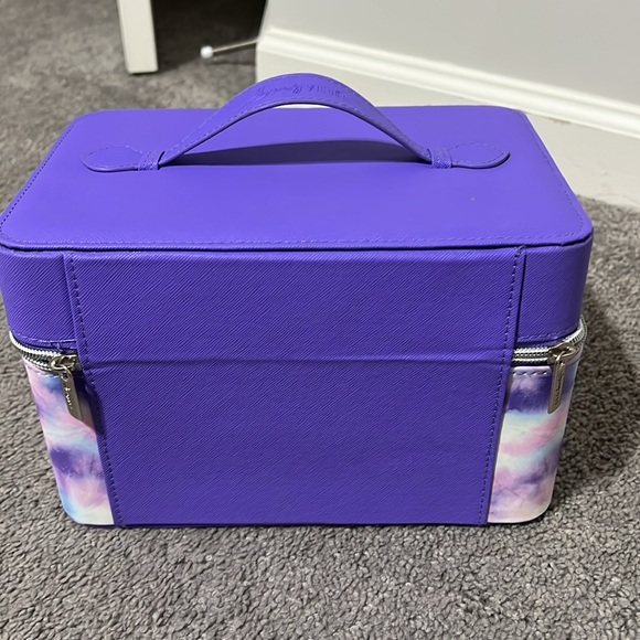 ULTA BE BEAUTIFUL EDITION PURPLE TIE DYE BEAUTY BOX - Picture 3 of 6